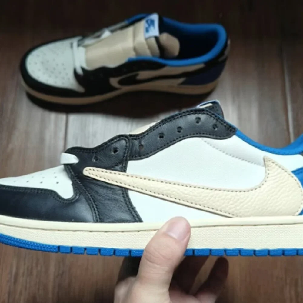 Jordan 1 low - Picture 3 of 4